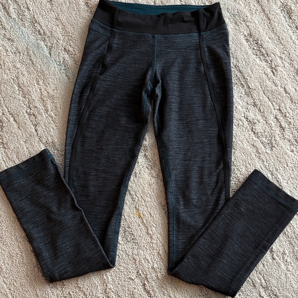 Lululemon athletica Woman’s Size 4 Black and Gray Leggings - Picture 2 of 8